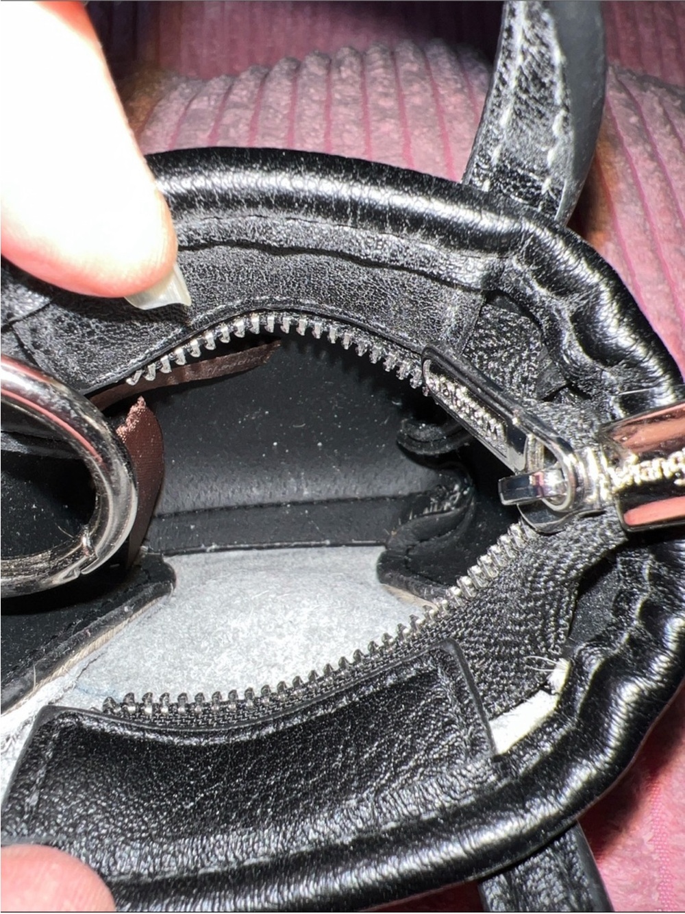 Wrangler Cowhide Mini Fringe Tote Bag Keychain - Picture 11 of 12